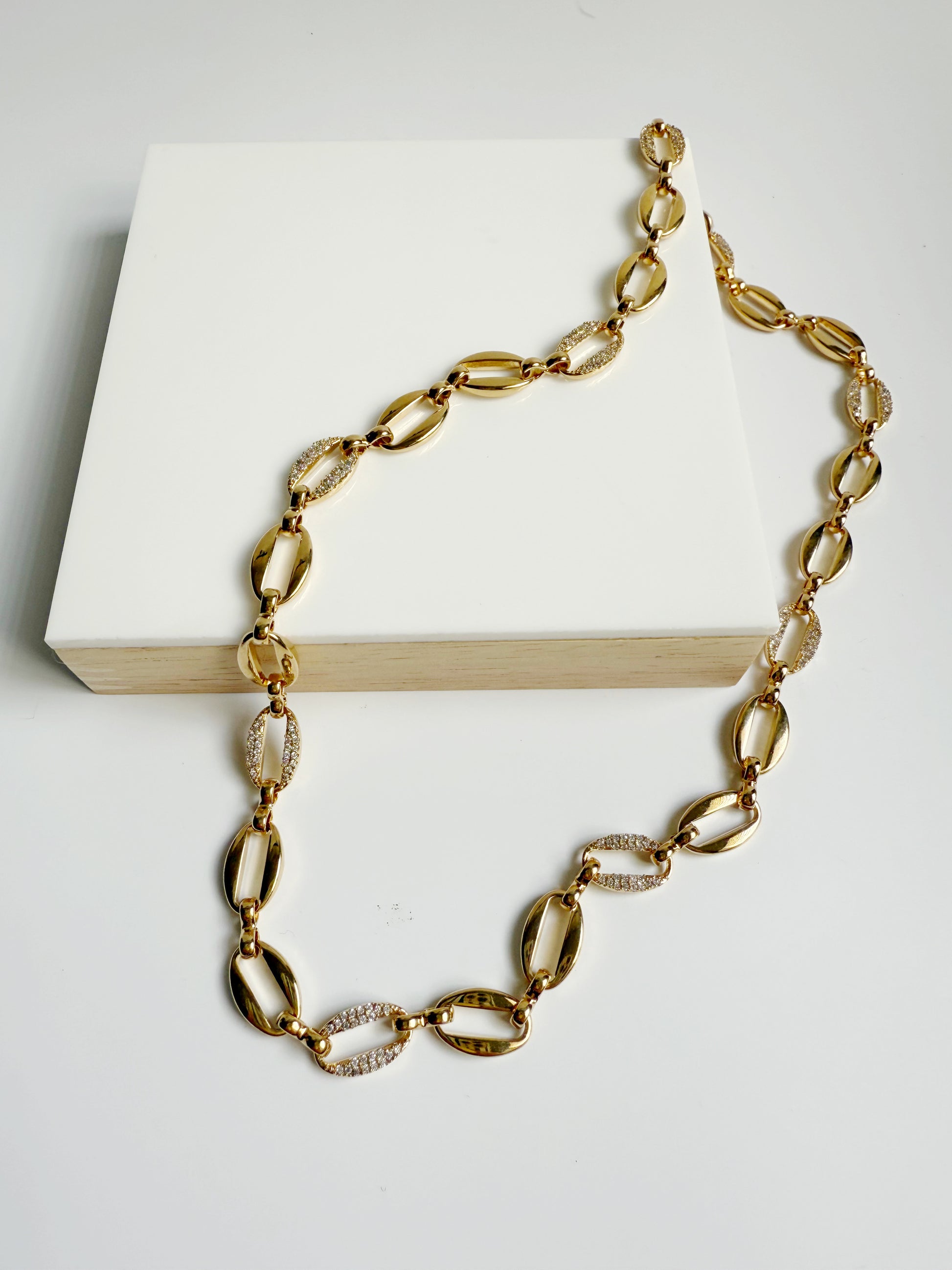 Oval link necklace