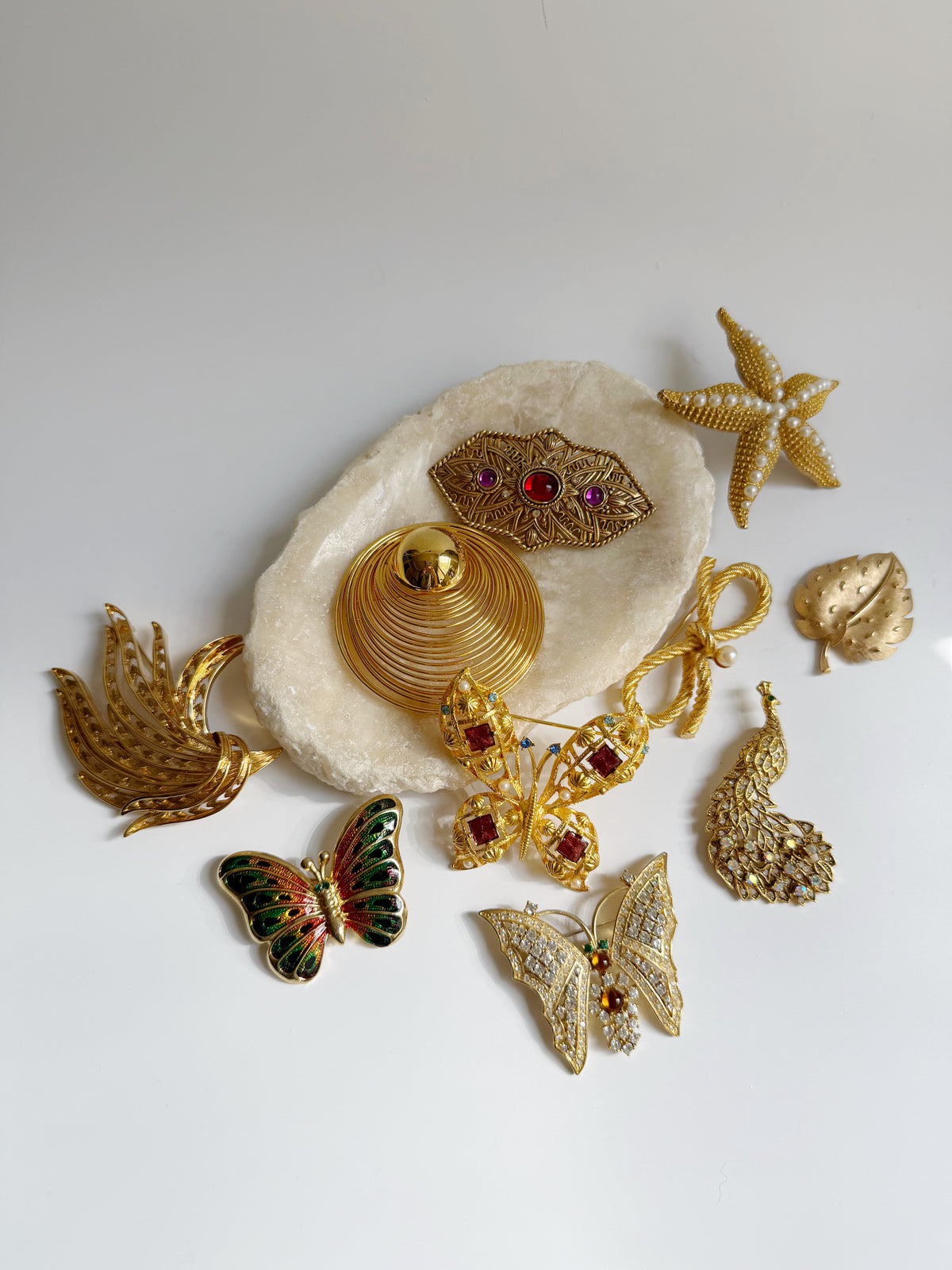 Vintage Bouquet of feathers pin