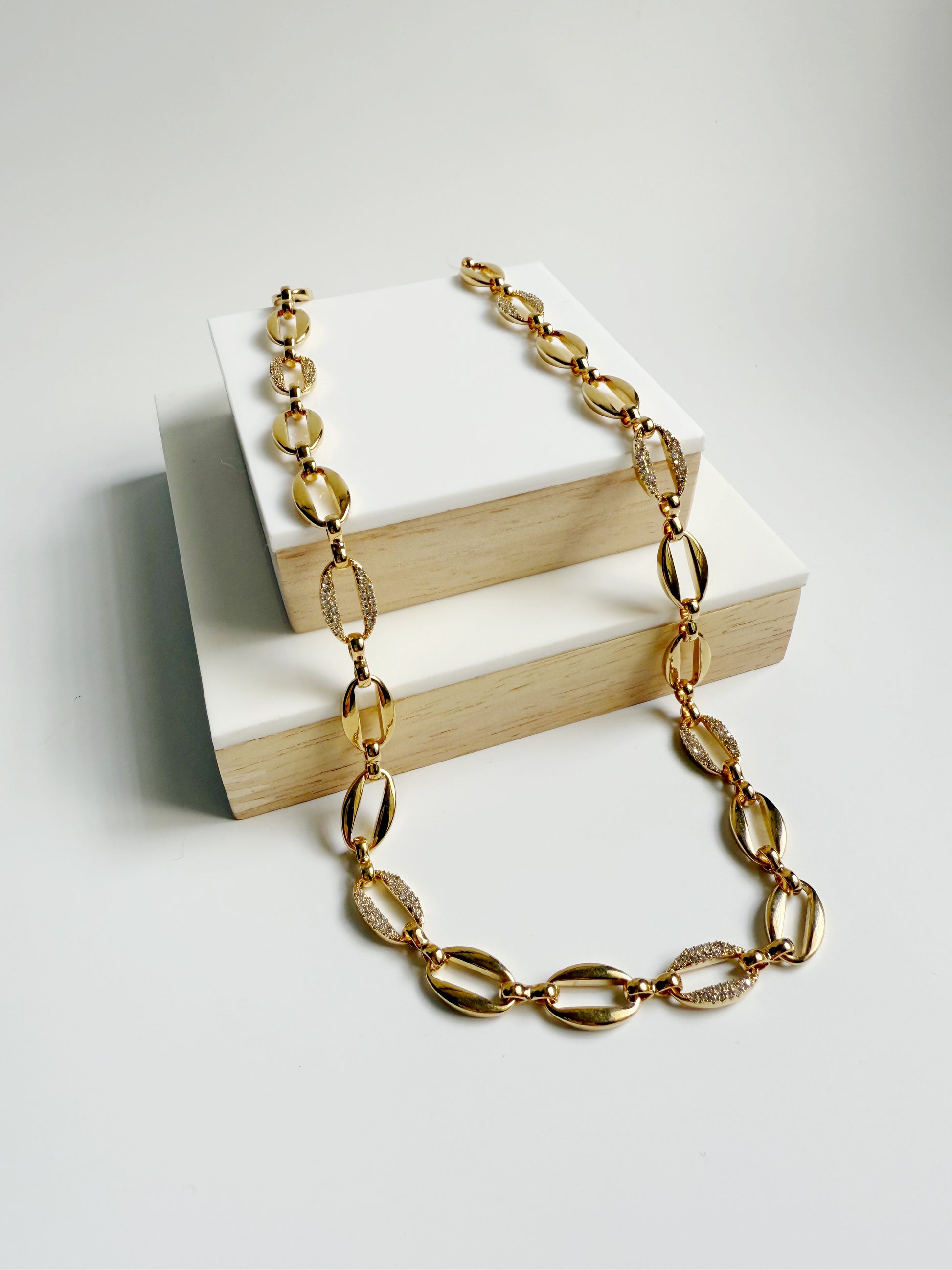 Oval link necklace