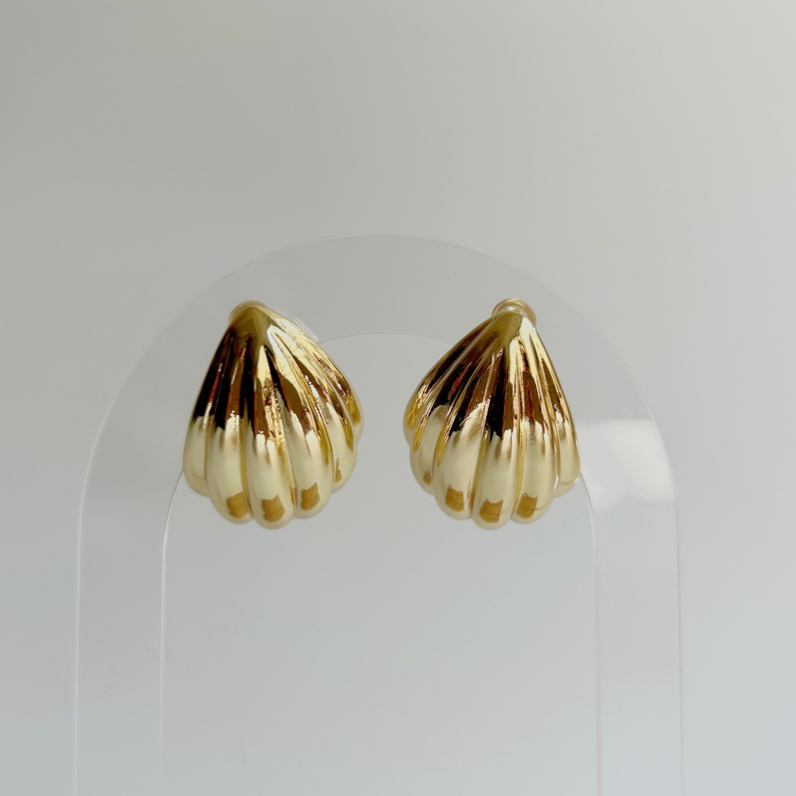 Ribbed Earrings