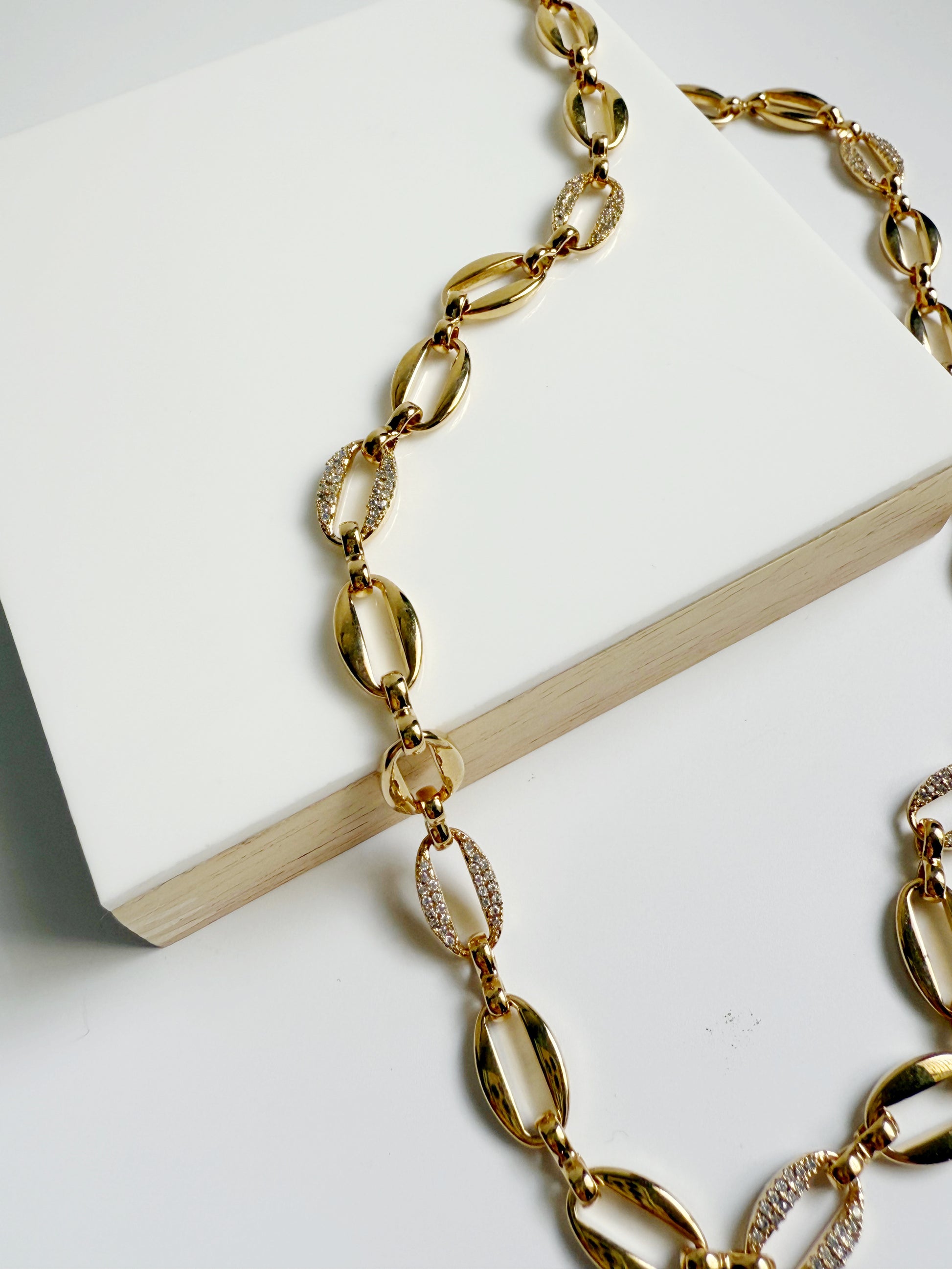 Oval link necklace