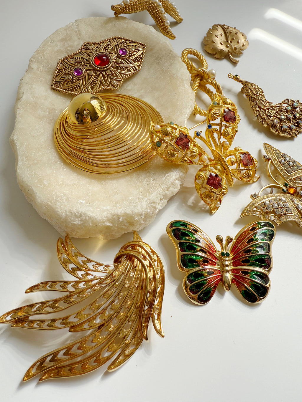 Vintage Bouquet of feathers pin