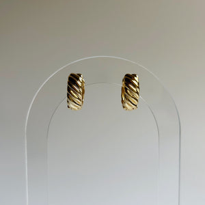 Flat Twist huggies