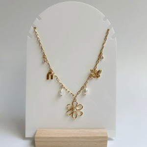 Daisy charm necklace